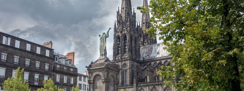1. Clermont-Ferrand: Ein dynamisches Wirtschaftsprofil
