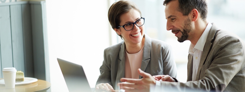 Den Werdegang des französischen Kandidaten genau verstehen