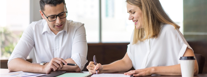 Einschätzung von Ausbildung, Erfahrung und Referenzen