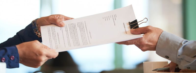 2. Le nombre de postes vacants tombe à environ 1 million