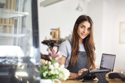 Travailler comme vendeur en Allemagne : formation & salaires