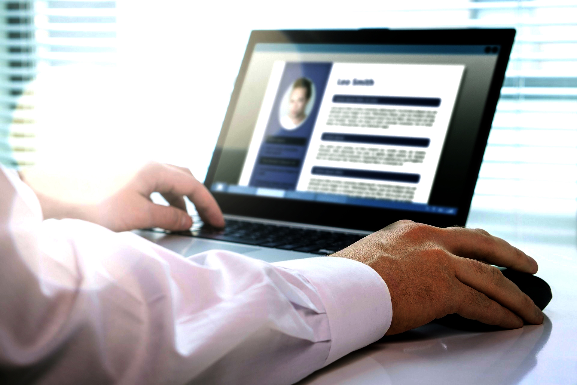 Der französische Lebenslauf: kostenlose Vorlagen & Muster