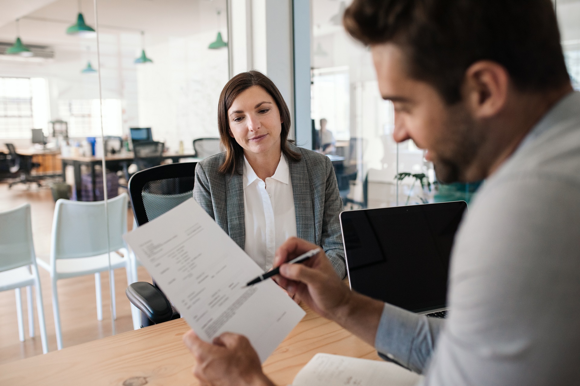 Le CV en Suisse - 10 conseils et exemples de rédaction