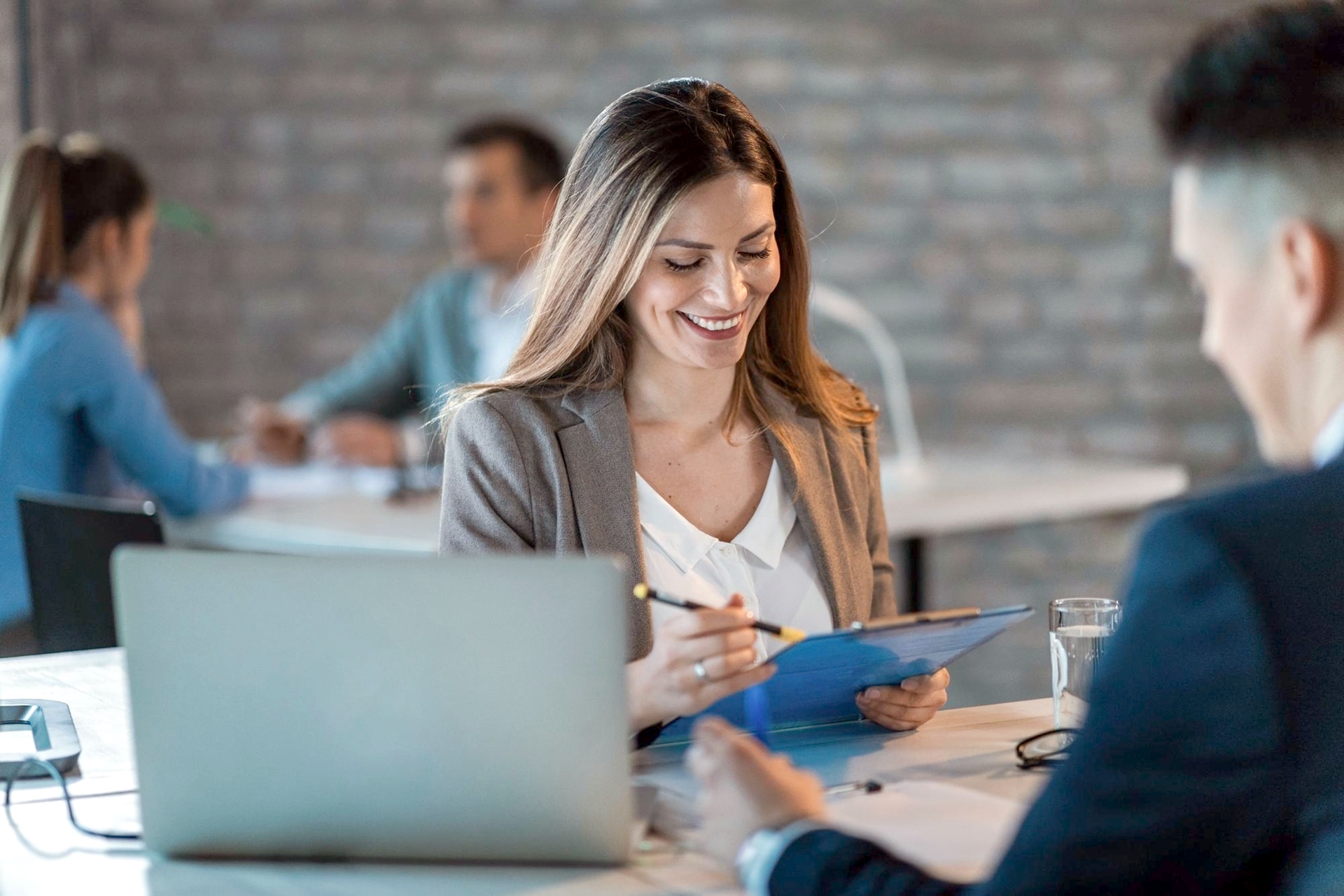 Next-Level Recruiting in Frankreich - So gewinnen Sie Talente Next-Level Recruiting in Frankreich - So gewinnen Sie Talente