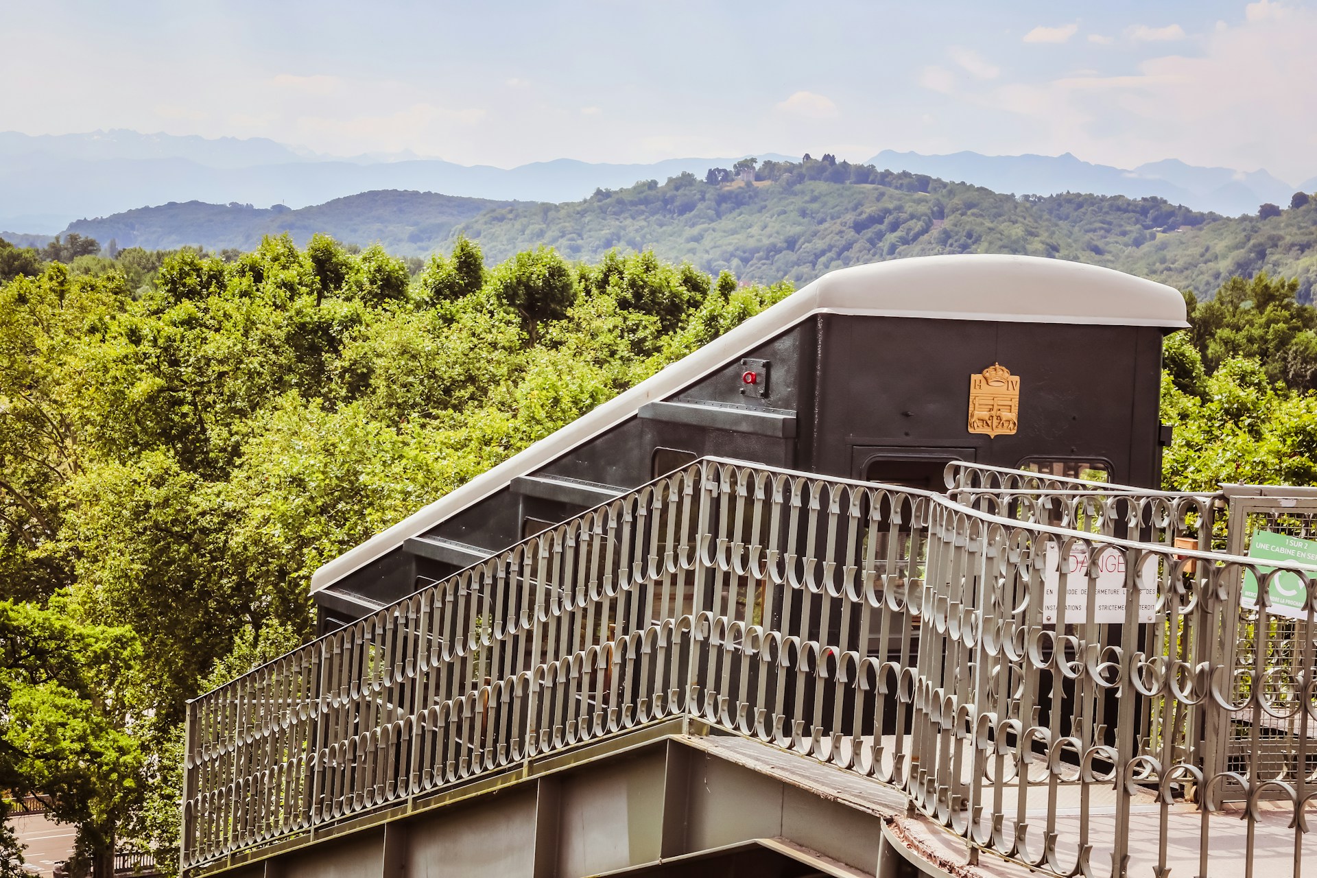 Top-Jobs in Pau: Die gefragtesten Berufe im Südwesten Frankreichs